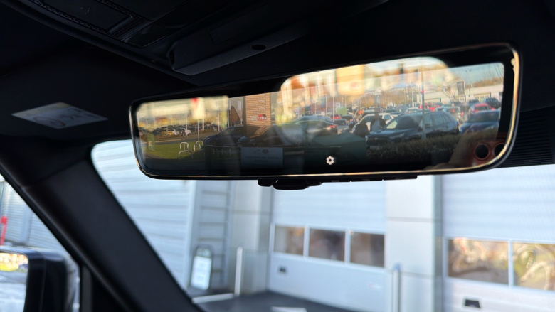 Land Rover Defender 2.0 P300 SE 90 3dr Auto Petrol Estate